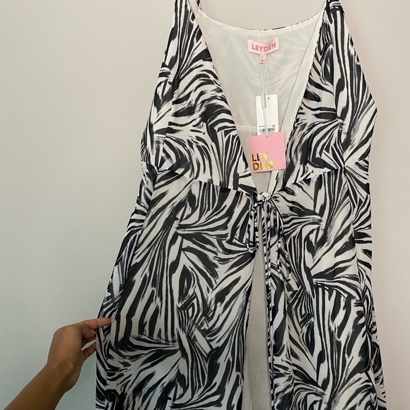 Leyden NWT Zebra Cover Up Dress Size L - Picture 4 of 7